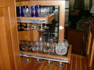 Pull out glass storage